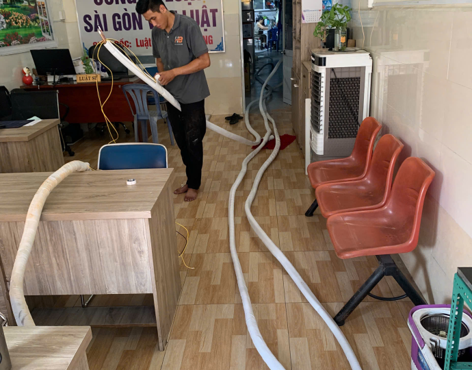  VỆ SINH MÁY LẠNH ÂM TRẦN