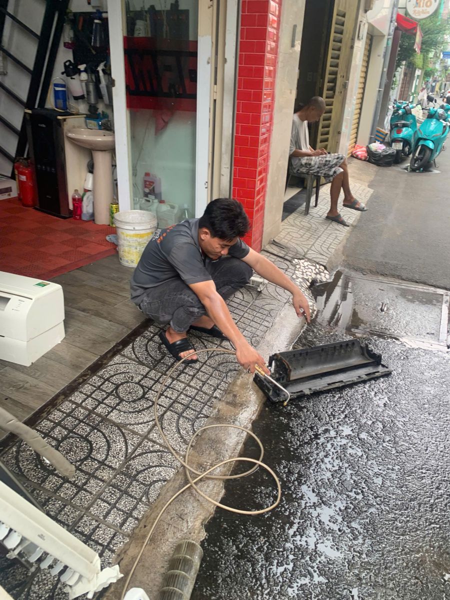 Vệ Sinh Máy Lạnh